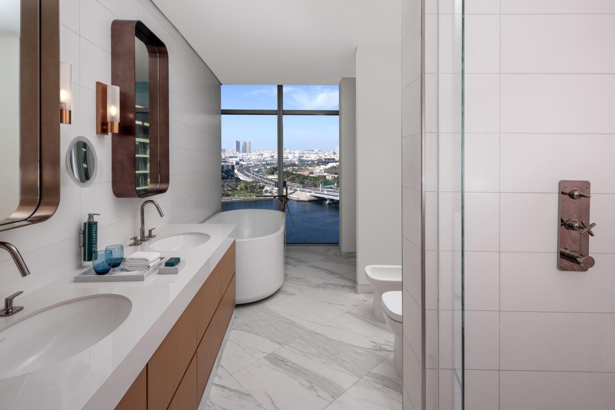 Hilton Dubai Creek Hotel & Residences Exterior foto