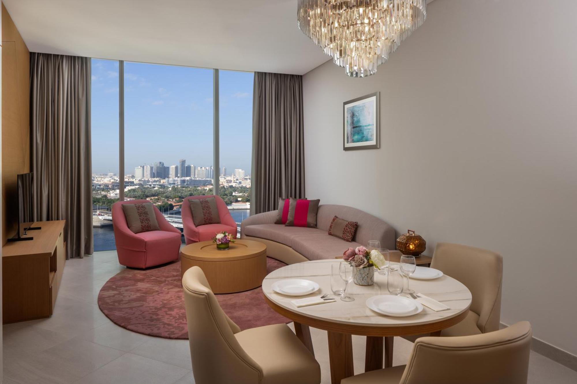 Hilton Dubai Creek Hotel & Residences Exterior foto