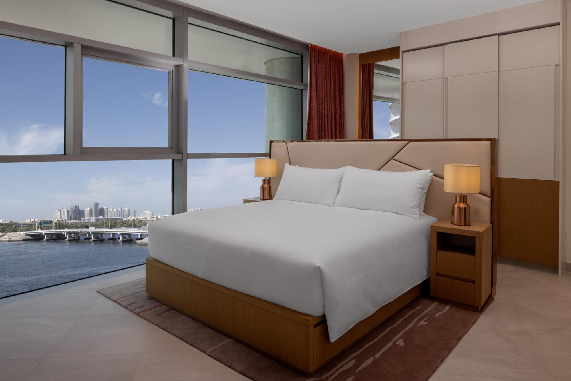 Hilton Dubai Creek Hotel & Residences Exterior foto
